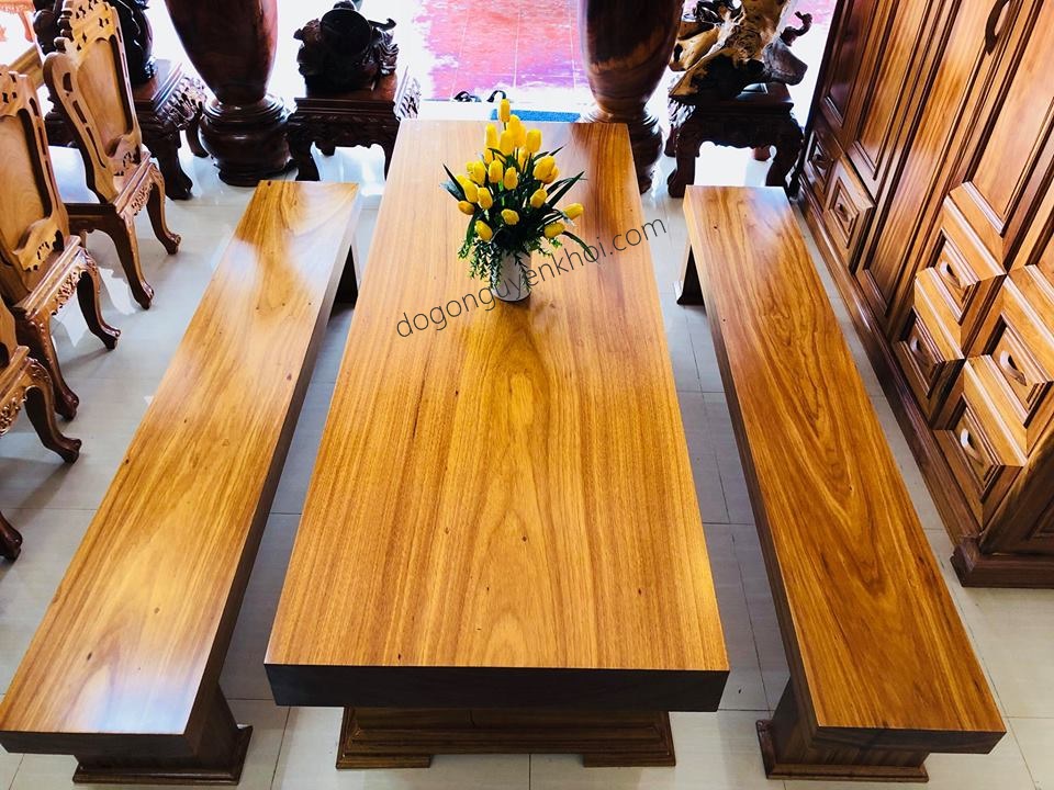 Bàn ghế gỗ nguyên tấm – Tôn lên nét sang trọng cho ngôi nhà