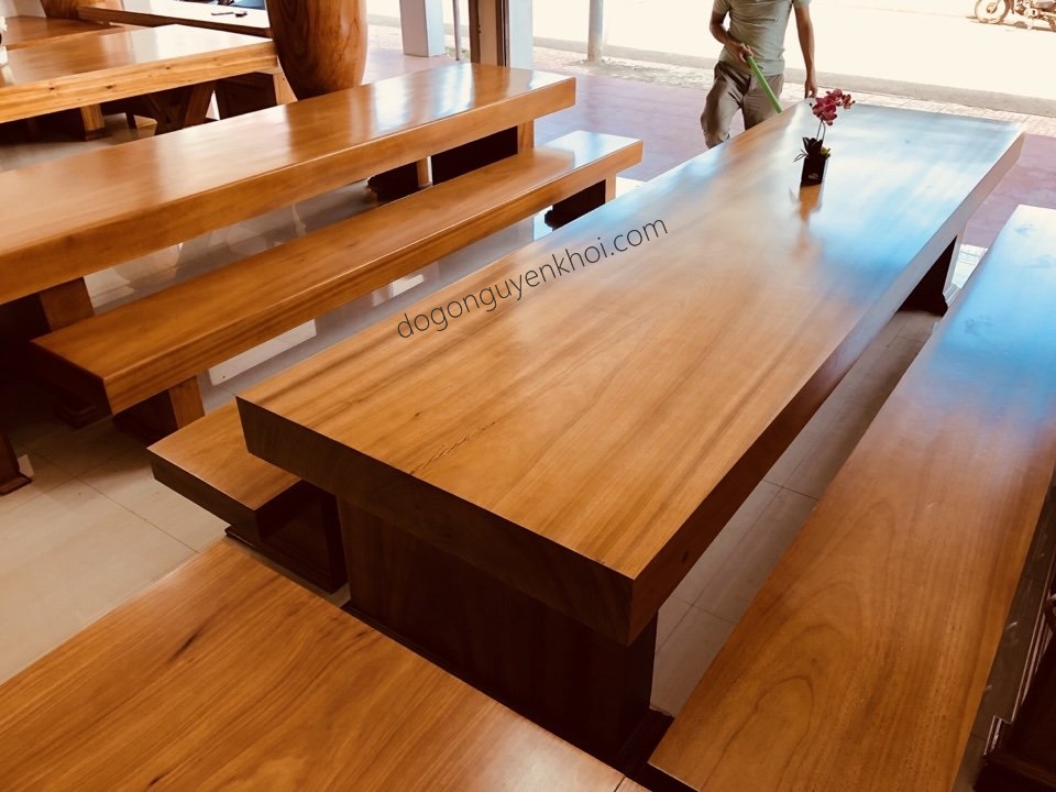 Bàn ghế gỗ nguyên tấm – Nội thất hoàn hảo cho không gian phòng khách
