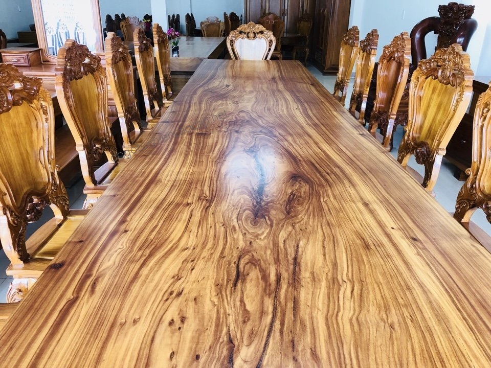 Bàn ăn gỗ nguyên khối dùng được cho phòng họp, nhà hàng