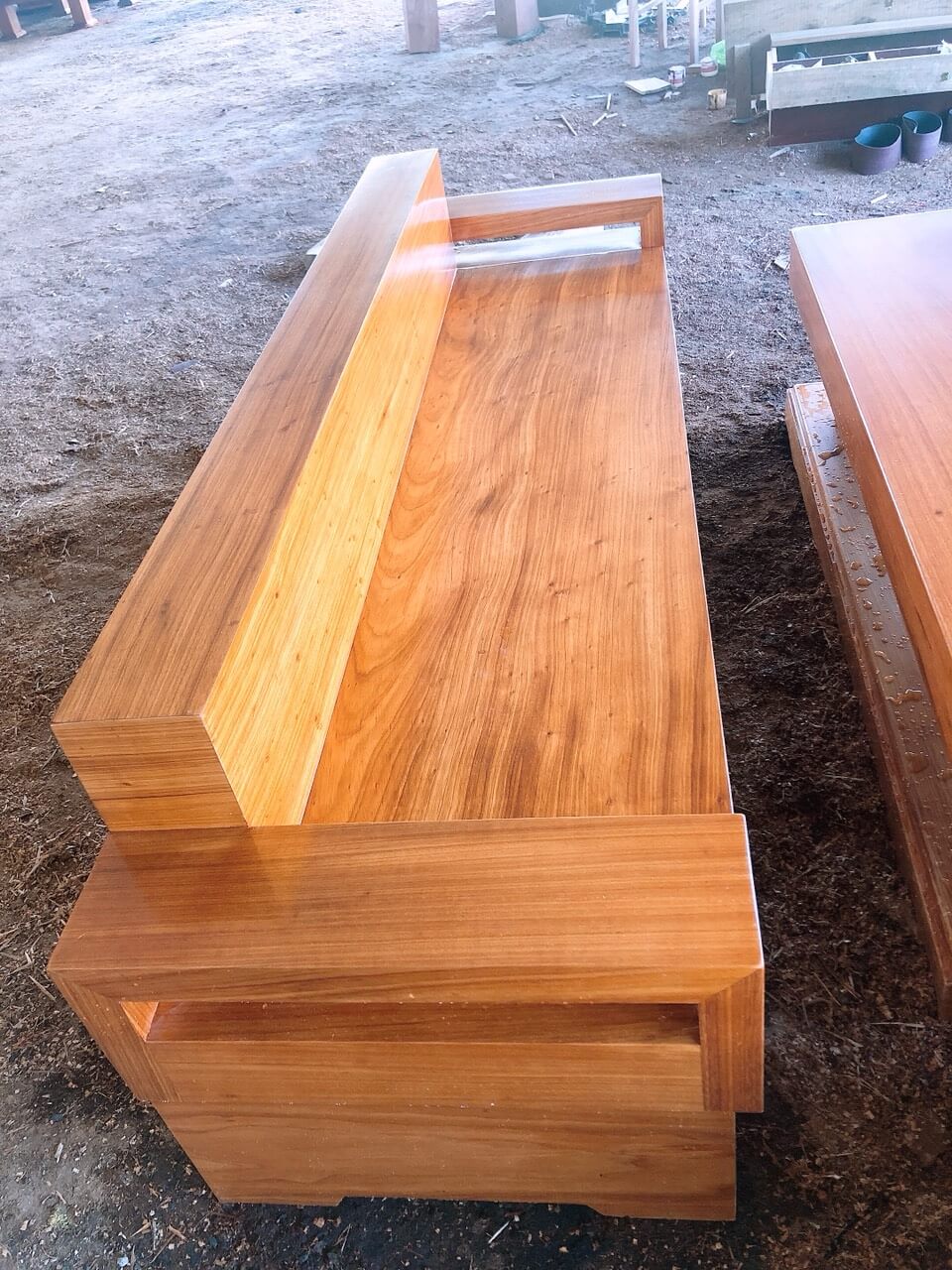 Sofa gỗ nguyên khối hình chữ H