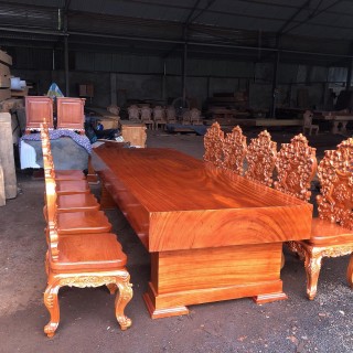 Bộ bàn gỗ nguyên tấm ghế Louis Hoàng Gia