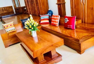 Sofa gỗ tự nhiên nguyên tấm cho không gian phòng khách hiện đại